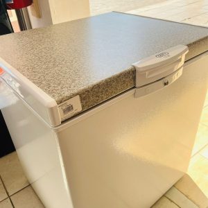 DEFY DMF470 210L CHEST FREEZER