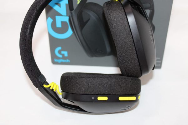 LOGITECH G435 LIGHTSPEED WIRELESS GAMING HEADPHONES - Image 3