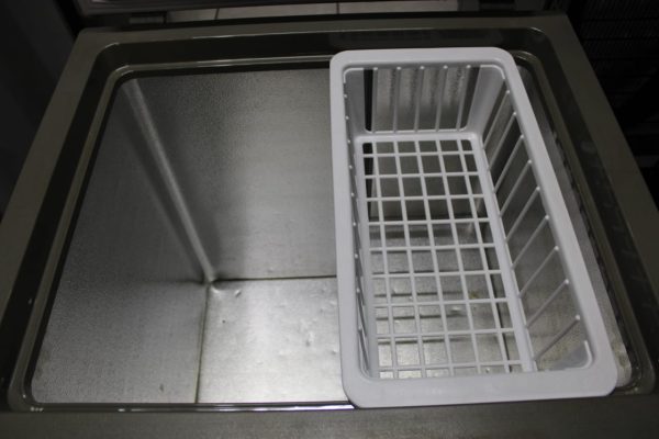 DEFY DMF513 CHEST FREEZER - Image 2