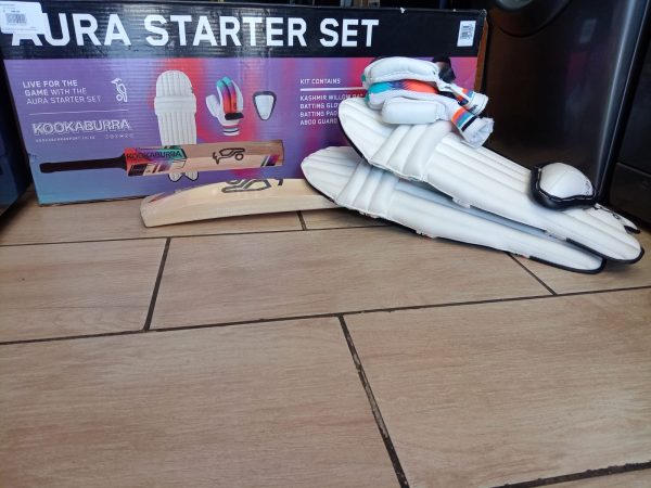 Kookaburra Aura Kashmir Willow Boxed Cricket Starter Set - Sets #3 - Image 5