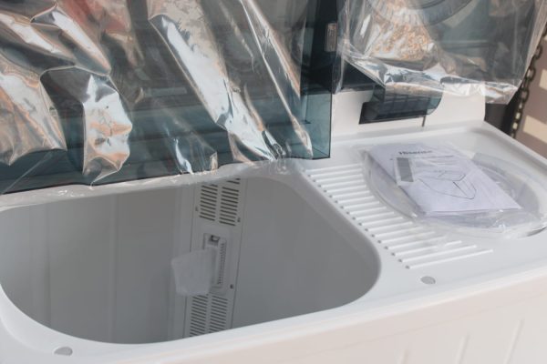 Hisense 14kg Twin Tub Washing Machine White - Image 2