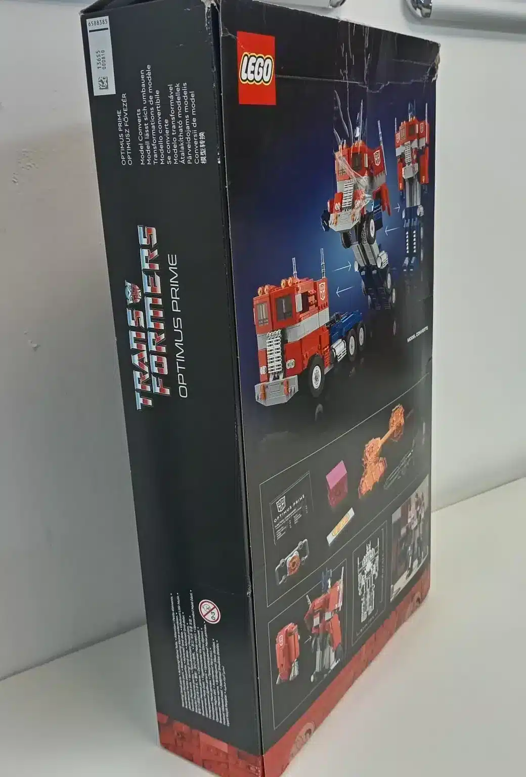 LEGO ICONS Optimus Prime - Image 2