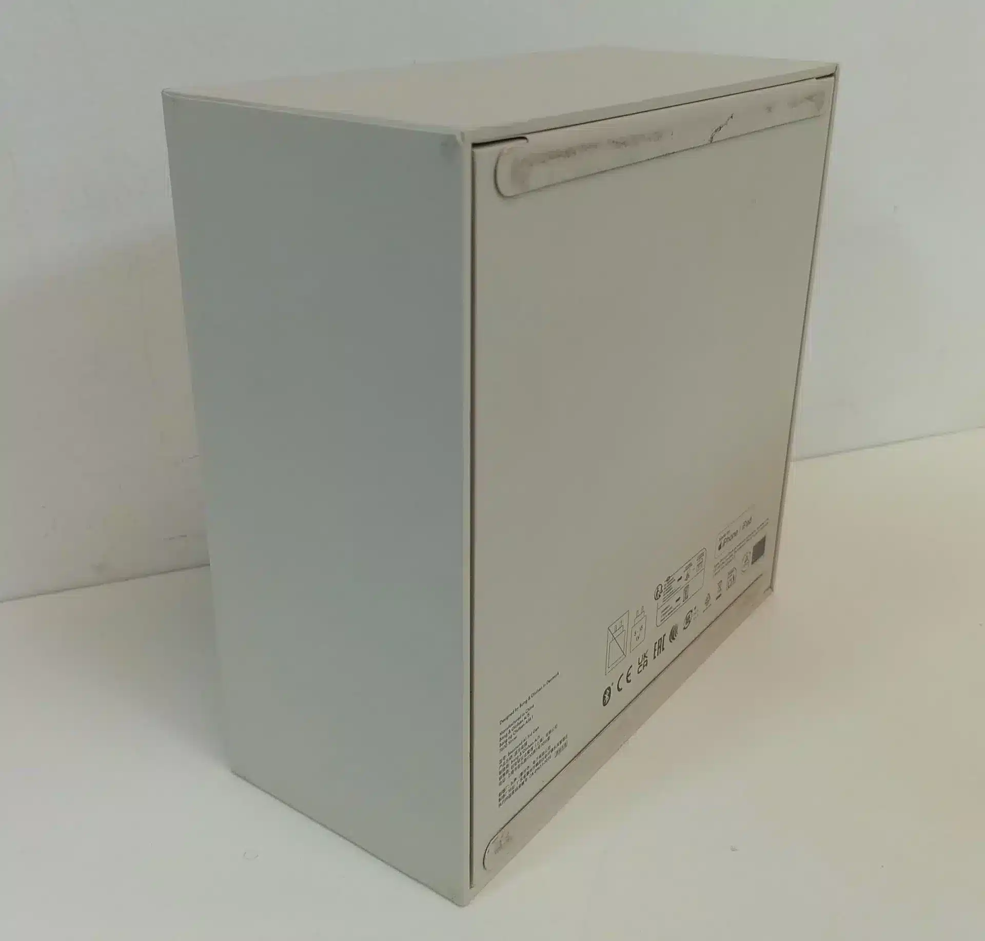 Bang & Olufsen Beosound A1 3rd Gen Bluetooth Speaker - Image 4