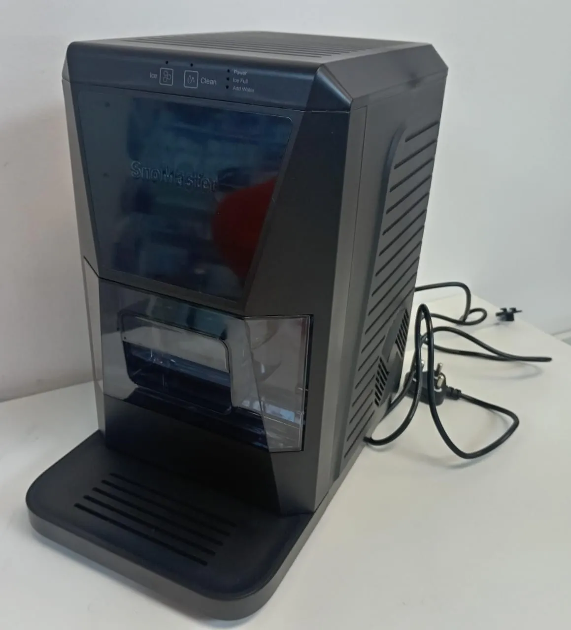 SnoMaster - Counter Top Ball Ice Maker