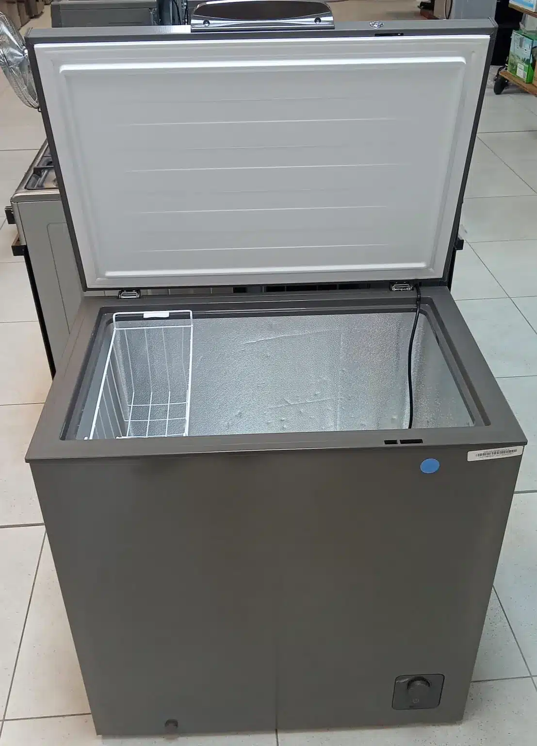 Hisense 198L Chest Freezer - Image 2