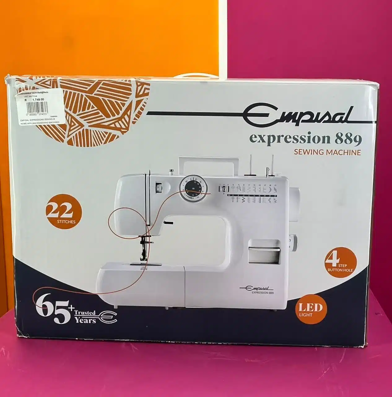 Sewing Machine with Accessory Kit
