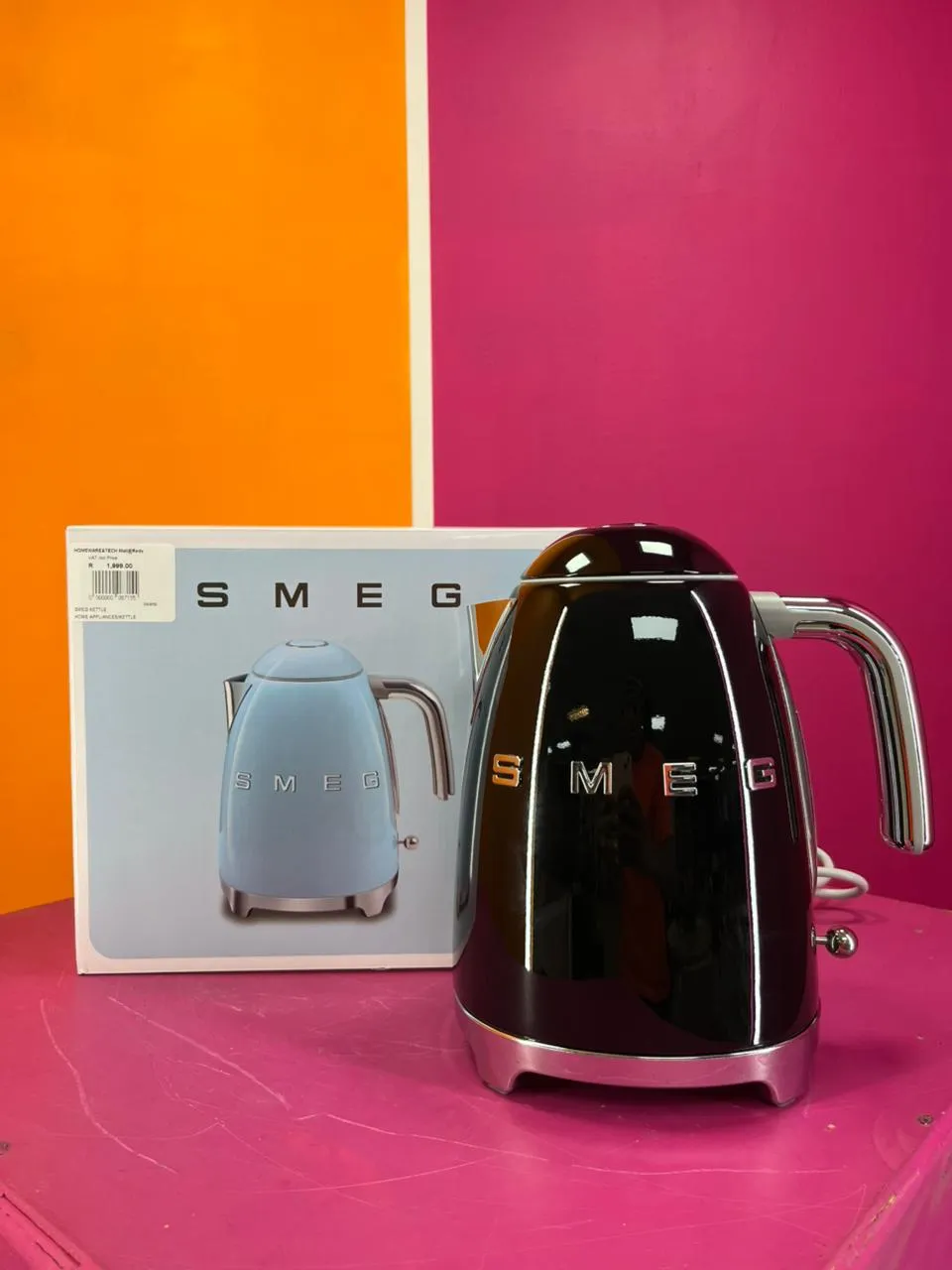 Smeg - 1.7 Litre 3D Logo Kettle