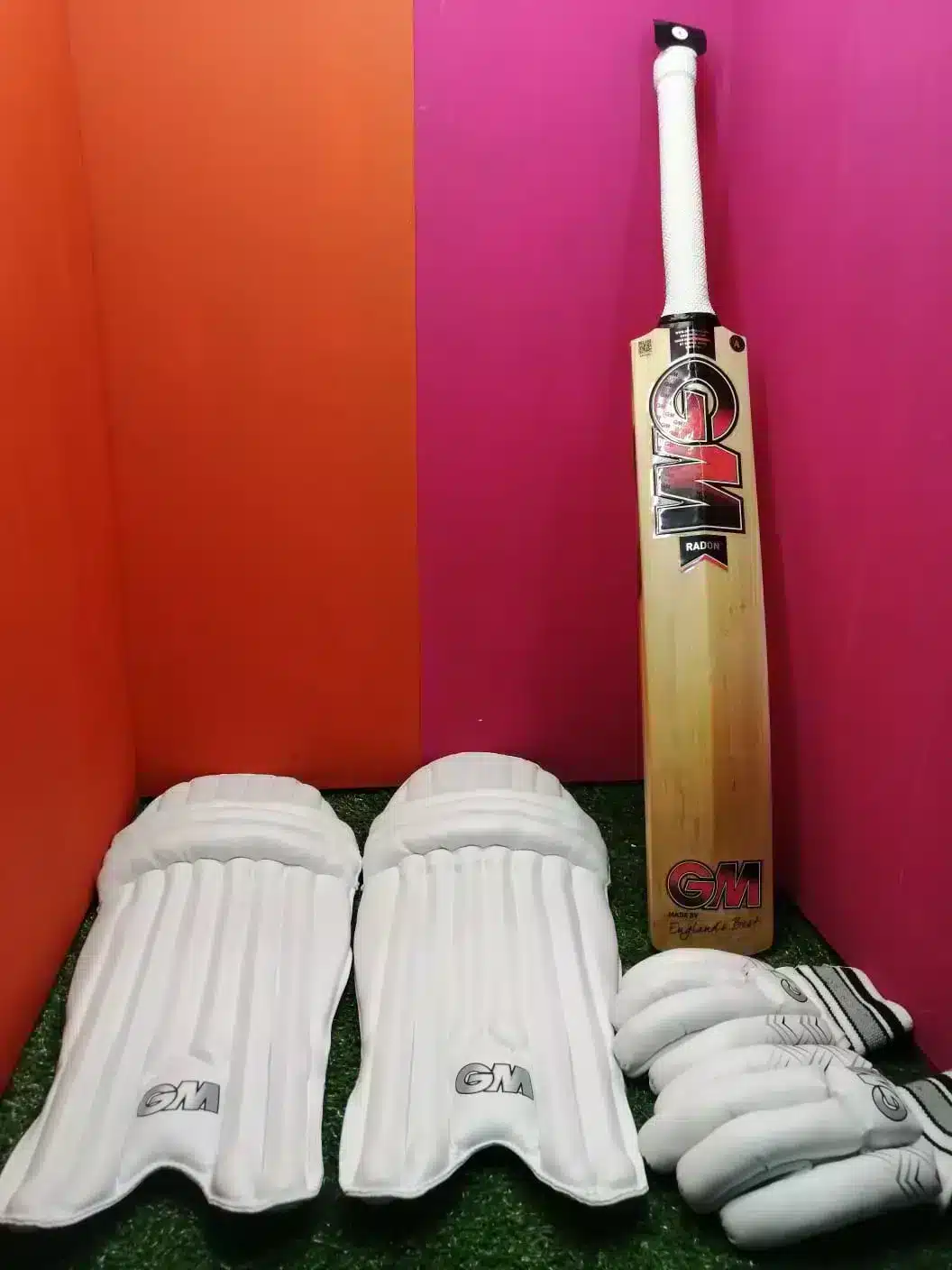GM Radon English Willow Cricket Set - Left Handed - Image 5