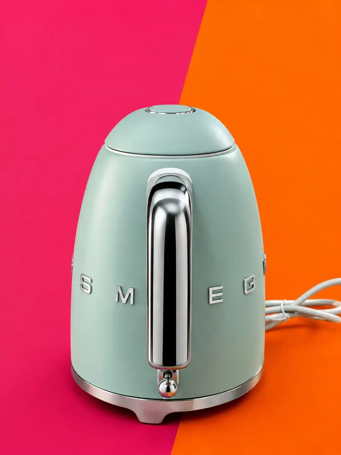 Smeg 1,7L Matte Emerald Green Retro Electric Kettle - Image 2